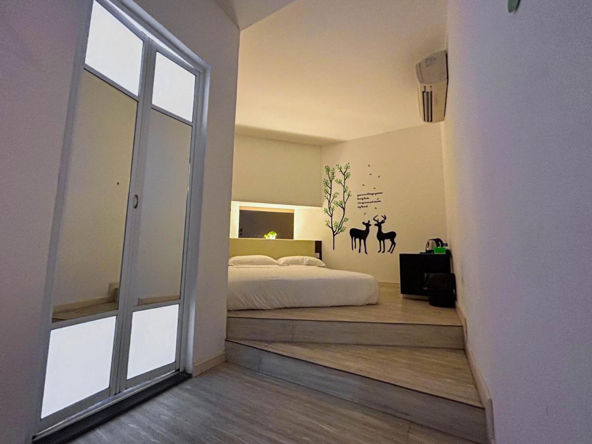Cel Hotel Skudai Exteriör bild